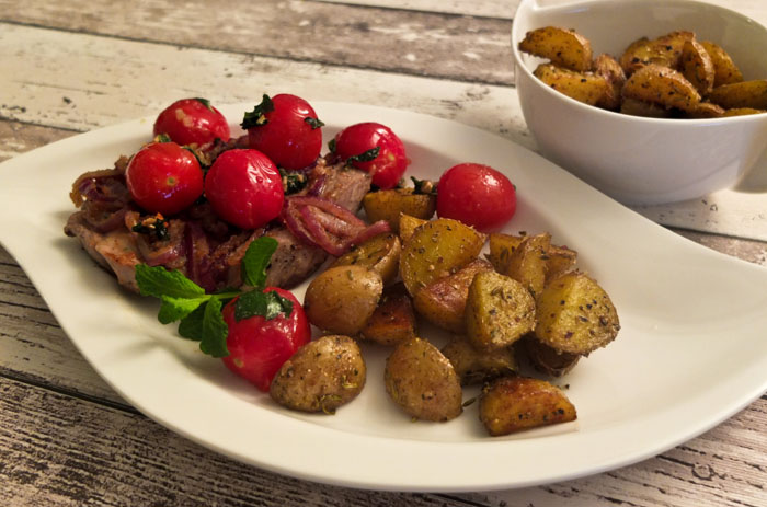 zwiebelsteaks mit minztomaten03